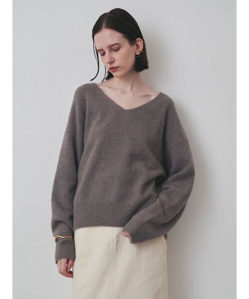ELENDEEK(エレンディーク)の「FOX WOOL V NECK KT(ニット/セーター・レディース・アイボリー/モカ/ボルドー・FREE)」の21枚目の写真