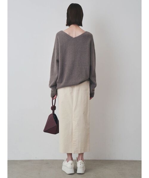 ELENDEEK(エレンディーク)の「FOX WOOL V NECK KT(ニット/セーター・レディース・アイボリー/モカ/ボルドー・FREE)」の17枚目の写真