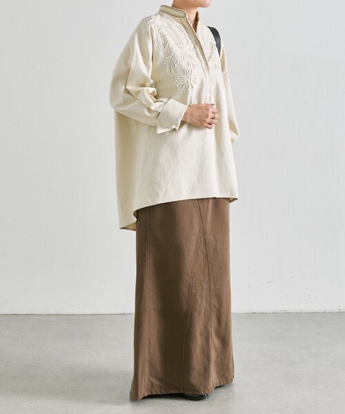 ear PAPILLONNER(イアパピヨネ)の「エンブロイダリートップス【SUM1 STYLE】(シャツ/ブラウス・レディース・ブラウン/ホワイト系その他/ブラック・FREE)」の4枚目の写真