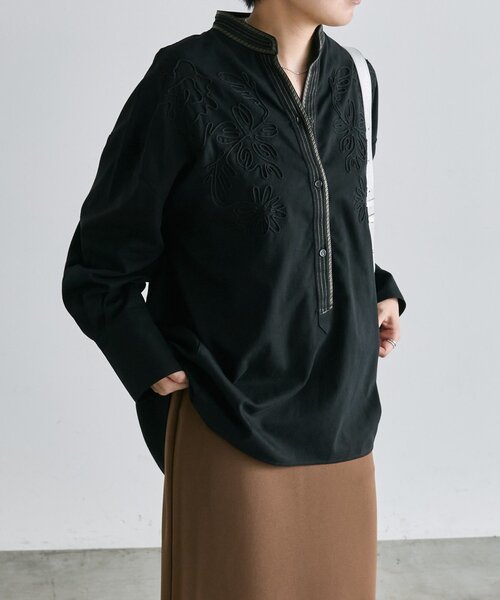 ear PAPILLONNER(イアパピヨネ)の「エンブロイダリートップス【SUM1 STYLE】(シャツ/ブラウス・レディース・ブラウン/ホワイト系その他/ブラック・FREE)」の10枚目の写真