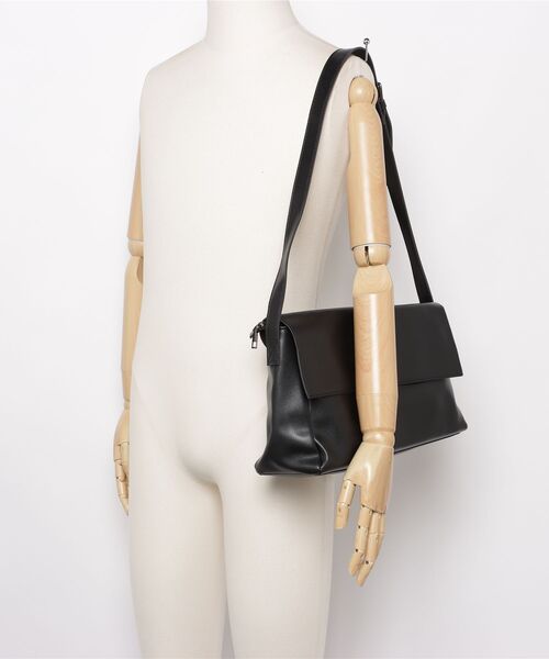 INNOCENT(イノセント)の「【BAG1】レディース ショルダーバッグ PUレザー フラップバッグ(ショルダーバッグ・レディース・ブラック・FREE)」の17枚目の写真