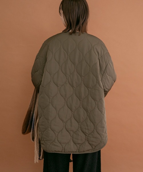 ITEMS URBANRESEARCH(アイテムズ アーバンリサーチ)の「2WAYリバーシブル中綿ブルゾン(ブルゾン・レディース・カーキ/ブラック・FREE)」の3枚目の写真