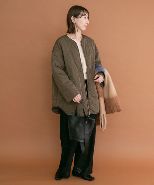 ITEMS URBANRESEARCH(アイテムズ アーバンリサーチ)の「2WAYリバーシブル中綿ブルゾン(ブルゾン・レディース・カーキ/ブラック・FREE)」の4枚目の写真