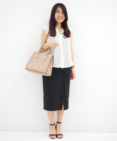 IEDIT（イディット）の「ＩＥＤＩＴレーベルコレクション　高機能素材ソロテックス（Ｒ）で着心地抜群な　ミディ丈ペンシルスカート　　　（スカート・レディース・ホワイト/ブラック・MEDIUM/XX-LARGE/LARGE/SMALL/X-LARGE）」の3枚目の写真