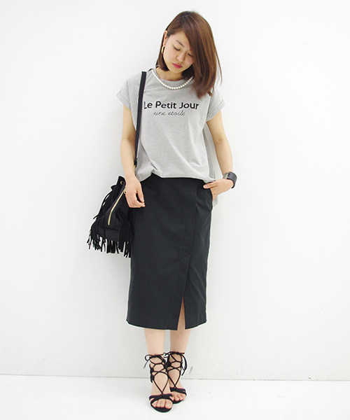 IEDIT（イディット）の「ＩＥＤＩＴレーベルコレクション　高機能素材ソロテックス（Ｒ）で着心地抜群な　ミディ丈ペンシルスカート　　　（スカート・レディース・ホワイト/ブラック・MEDIUM/XX-LARGE/LARGE/SMALL/X-LARGE）」の5枚目の写真