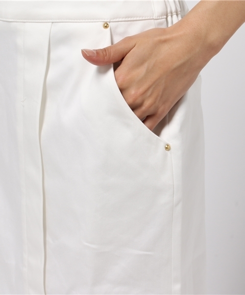 IEDIT（イディット）の「ＩＥＤＩＴレーベルコレクション　高機能素材ソロテックス（Ｒ）で着心地抜群な　ミディ丈ペンシルスカート　　　（スカート・レディース・ホワイト/ブラック・MEDIUM/XX-LARGE/LARGE/SMALL/X-LARGE）」の12枚目の写真