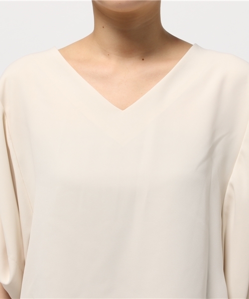 UNITED TOKYO（ユナイテッドトウキョウ）の「デザインスリーブトップ（シャツ/ブラウス・レディース・ブラック/カーキ/ホワイト/ベージュ/ネイビー/オフホワイト/ブラウン・FREE）」の9枚目の写真