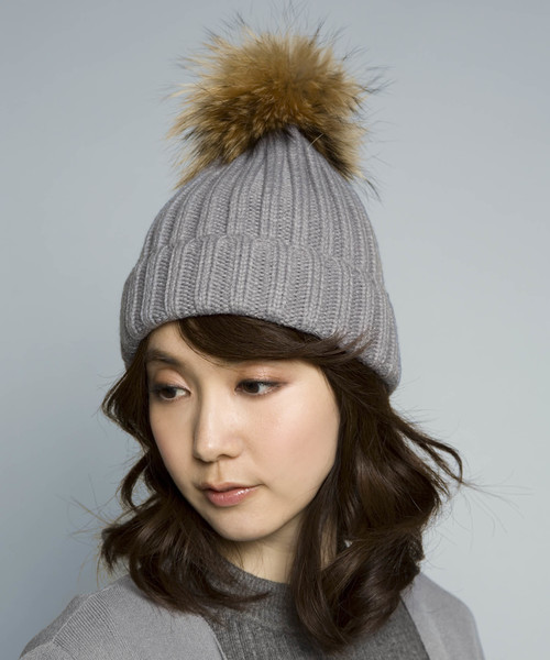 PLAIN CLOTHING（プレーンクロージング）の「リアルファーポンポンニットキャップ【PLAIN CLOTHING】（ニットキャップ/ビーニー・レディース・ベージュ/ネイビー/ホワイト/ボルドー/グレー/ブラック/アイボリー・FREE）」の5枚目の写真