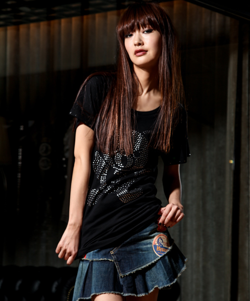 HYSTERIC GLAMOUR（ヒステリックグラマー）の「HYSTERIC BEAR ホットフィットスタッズ付ビッグT-SH（Tシャツ/カットソー・レディース・ホワイト/ブラック・FREE）」の2枚目の写真