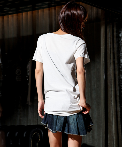 HYSTERIC GLAMOUR（ヒステリックグラマー）の「HYSTERIC BEAR ホットフィットスタッズ付ビッグT-SH（Tシャツ/カットソー・レディース・ホワイト/ブラック・FREE）」の4枚目の写真