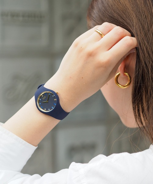 ICE WATCH（アイスウォッチ）の「「Ice-Watch アイスウォッチ」ICE cosmos アイスコスモ（アナログ腕時計・レディース・ブラック×ブルー/ホワイト系その他/ブラック/ホワイト×ホワイト/ピンク/ホワイト系その他2/ネイビー/ブラック系その他2/ブラック系その他/ブラック×レッド/オレンジ系/ホワイト系その他3・SMALL/MEDIUM）」の15枚目の写真