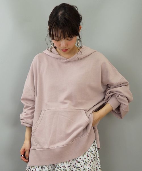 tiptop(ティップトップ)の「ピグメント加工裾スリット入りワイドパーカー(パーカー・レディース・ブラック/ベージュ/イエロー/ラベンダー/グレイッシュベージュ・FREE)」の13枚目の写真
