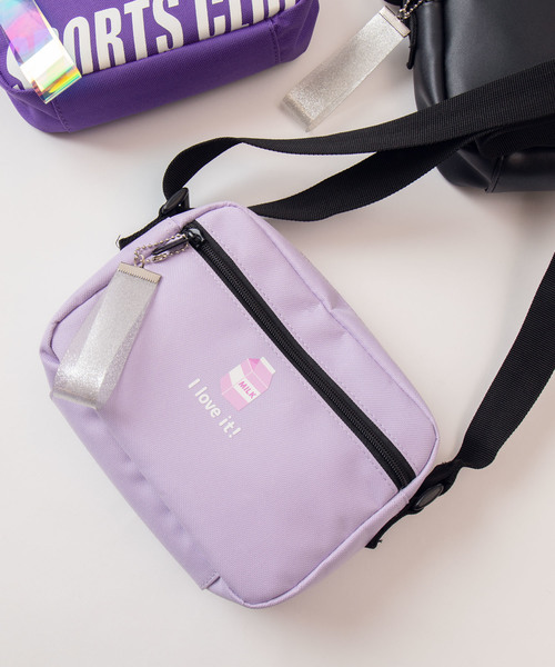 WEGO(ウィゴー)の「WEGO/チャーム付きミニショルダーバッグ(ショルダーバッグ・レディース・ホワイト/ブラック/パープル/ピンク/シルバー/イエロー/オレンジ/ブルー/その他1/ブラック系その他/ライトパープル/ライトピンク・FREE)」の6枚目の写真