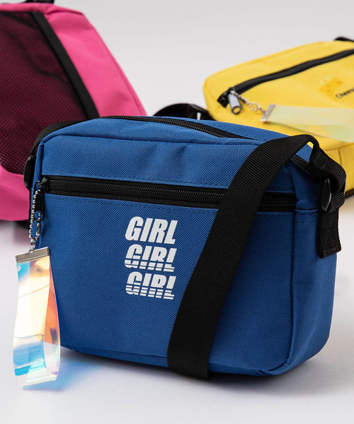 WEGO(ウィゴー)の「WEGO/チャーム付きミニショルダーバッグ(ショルダーバッグ・レディース・ホワイト/ブラック/パープル/ピンク/シルバー/イエロー/オレンジ/ブルー/その他1/ブラック系その他/ライトパープル/ライトピンク・FREE)」の1枚目の写真