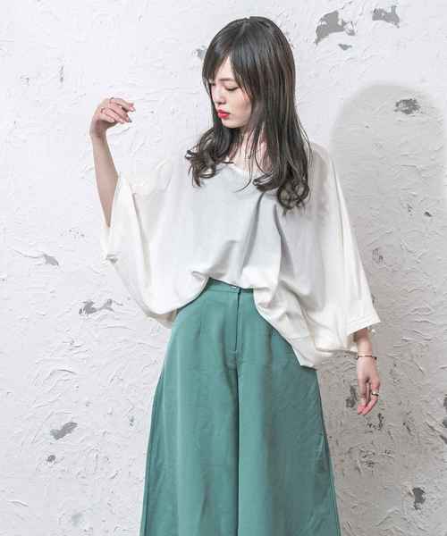 MinoriTY(マイノリティ)の「ドルマンワードドレープTシャツ(Tシャツ/カットソー・メンズ・ホワイト/ブラック/グレー/テラコッタ・FREE)」の1枚目の写真