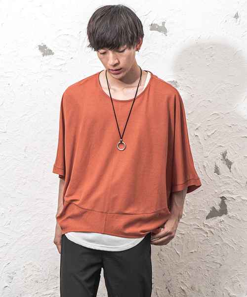 MinoriTY(マイノリティ)の「ドルマンワードドレープTシャツ(Tシャツ/カットソー・メンズ・ホワイト/ブラック/グレー/テラコッタ・FREE)」の4枚目の写真