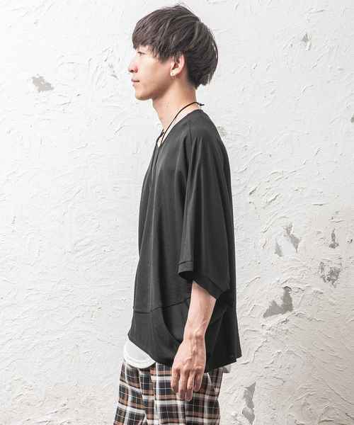 MinoriTY(マイノリティ)の「ドルマンワードドレープTシャツ(Tシャツ/カットソー・メンズ・ホワイト/ブラック/グレー/テラコッタ・FREE)」の5枚目の写真