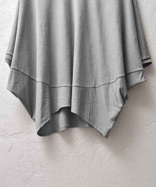 MinoriTY(マイノリティ)の「ドルマンワードドレープTシャツ(Tシャツ/カットソー・メンズ・ホワイト/ブラック/グレー/テラコッタ・FREE)」の6枚目の写真