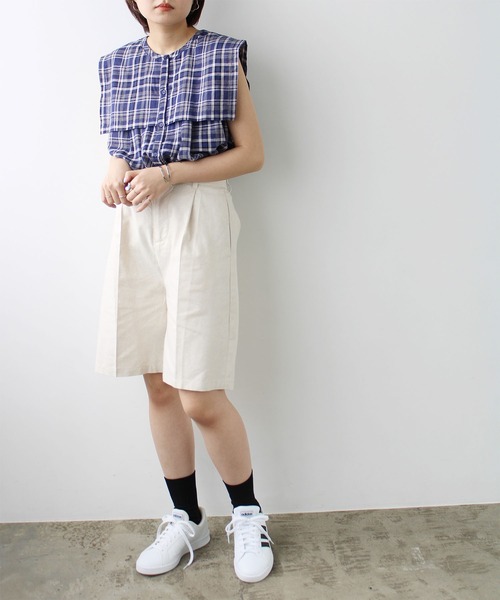 adidas(アディダス)の「【adidas】GRANDCOURT(スニーカー・レディース・ホワイト/ブラック/レッド・22.5cm/23cm/23.5cm/24cm/24.5cm/25cm/22cm)」の4枚目の写真