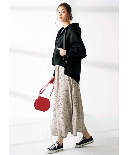 GeeRA(ジーラ)の「バックデザインパーカー(パーカー・レディース・ブラック/アイボリー・MEDIUM/X-LARGE/XX-LARGE/LARGE)」の6枚目の写真