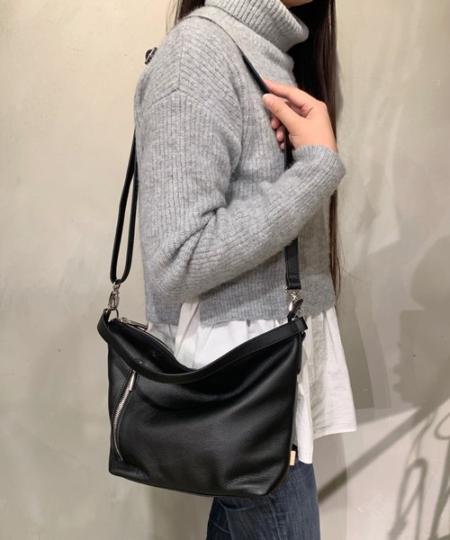 Beau're(ヴュレ)の「BEAURE ヴュレ カウレザー 2WAY ワンショルダー ミニ バッグ(ショルダーバッグ)」|ブラック