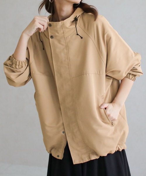 Social GIRL（ソーシャルガール）の「ラグランスリーブバックテールミリタリーオーバーサイズブルゾン（マウンテンパーカー・レディース・ブラック/ベージュ/カーキ/アイボリー/ホワイト×ブラウン/ブラック×ベージュ/モカ/ライトカーキ/ホワイト×グリーン・M）」の10枚目の写真