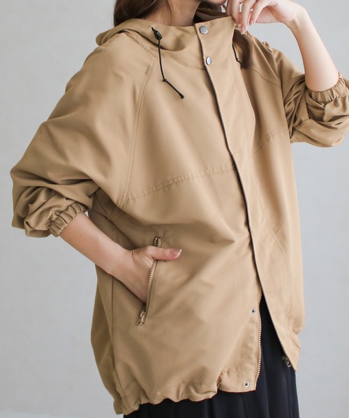 Social GIRL（ソーシャルガール）の「ラグランスリーブバックテールミリタリーオーバーサイズブルゾン（マウンテンパーカー・レディース・ブラック/ベージュ/カーキ/アイボリー/ホワイト×ブラウン/ブラック×ベージュ/モカ/ライトカーキ/ホワイト×グリーン・M）」の17枚目の写真