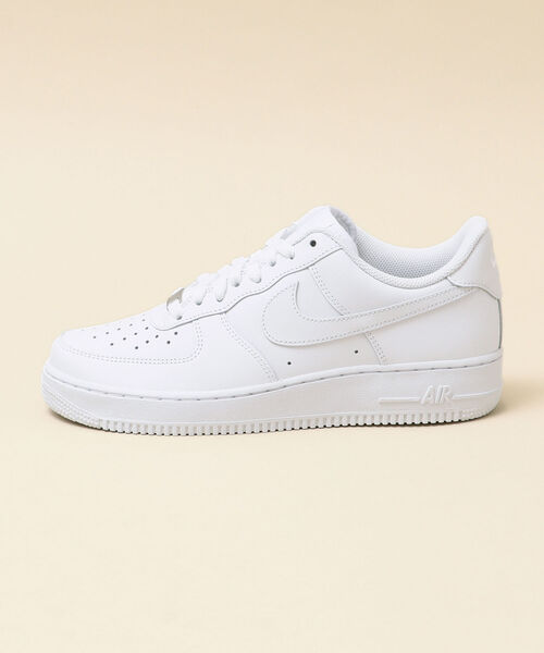 NIKE(ナイキ)の「NIKE: AIR FORCE 1 07(スニーカー・メンズ・ブラック/ホワイト・10/11/8/9)」の3枚目の写真