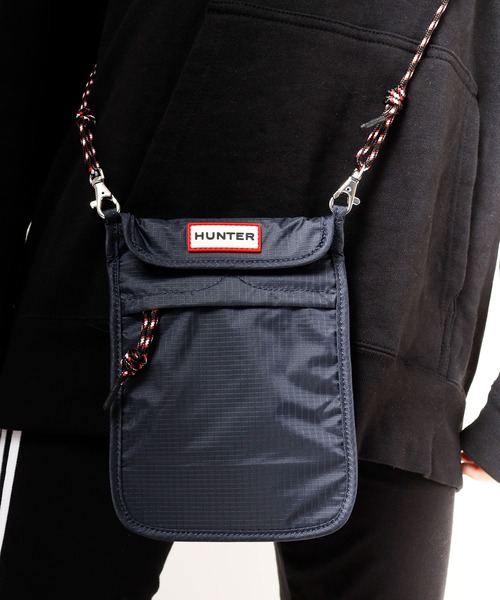 HUNTER（ハンター）の「HUNTER ORIGINAL PACKABLE PHONE POUCH(オリジナルパッカブルフォンポーチ) ハンター ミニショルダーバッグ（ショルダーバッグ・メンズ・ネイビー/ブラック/レッド/オレンジ/オリーブドラブ・FREE）」の4枚目の写真