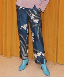 LILY BROWN（リリーブラウン）の「大花柄ストレートパンツ