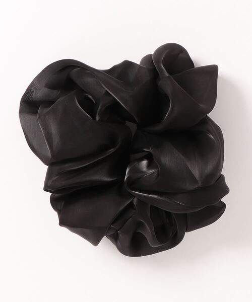 AMERICAN HOLIC（アメリカンホリック）の「BIGシアーシュシュ　＊（その他ヘアアクセサリー・レディース・ブラック/ベージュ/グレー/カーキ・FREE）」の5枚目の写真