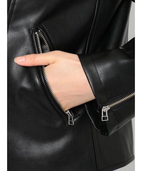 dazzlin（ダズリン）の「レザーライクシンプルライダース（ライダースジャケット・レディース・ブラック/ベージュ・FREE）」の16枚目の写真