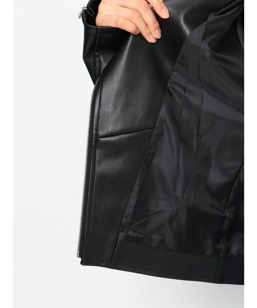dazzlin（ダズリン）の「レザーライクシンプルライダース（ライダースジャケット・レディース・ブラック/ベージュ・FREE）」の17枚目の写真