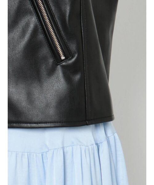 dazzlin（ダズリン）の「レザーライクシンプルライダース（ライダースジャケット・レディース・ブラック/ベージュ・FREE）」の18枚目の写真