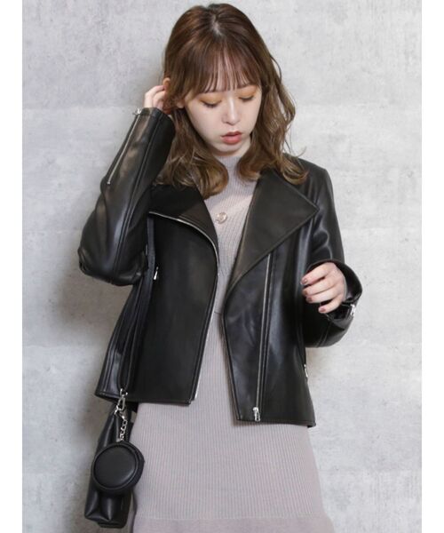 dazzlin（ダズリン）の「レザーライクシンプルライダース（ライダースジャケット・レディース・ブラック/ベージュ・FREE）」の22枚目の写真
