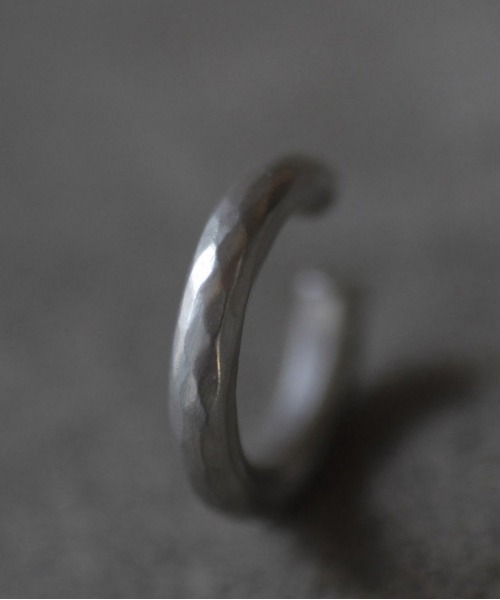 rehacer(レアセル)の「rehacer : × ANIKULAPO / Ear Cuff " round " / アニクラポ イヤーカフ " ラウンド "(イヤーカフ・メンズ・シルバー・FREE)」の7枚目の写真
