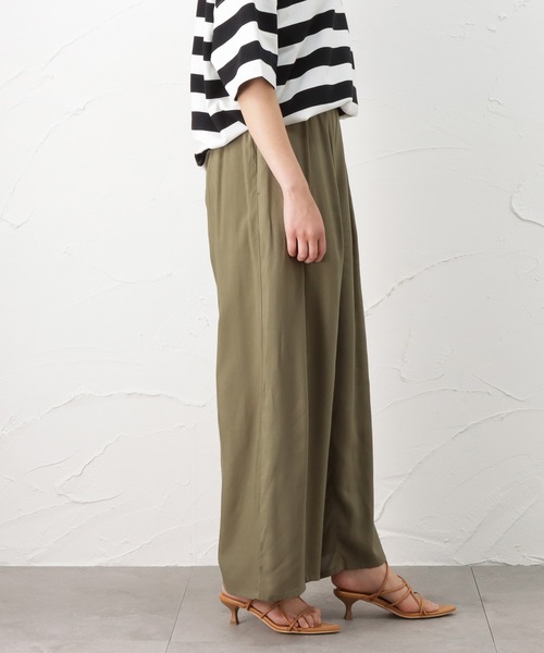 NAVY(ネイビー)の「レーヨンワイドパンツ(その他パンツ・レディース・ブラウン/ネイビー/ブラック/ストライプ/カーキ・フリー)」の11枚目の写真