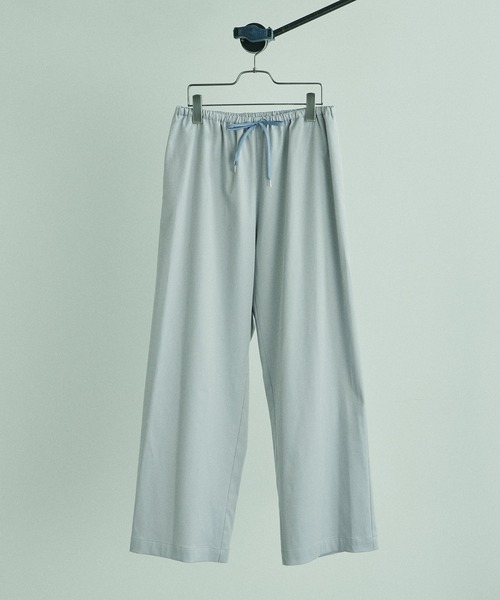 Lui's(ルイス)の「キュプラサテンリラックスパンツ(スラックス・メンズ・ブラック/ライトグレー/オリーブ・SMALL/MEDIUM)」の4枚目の写真