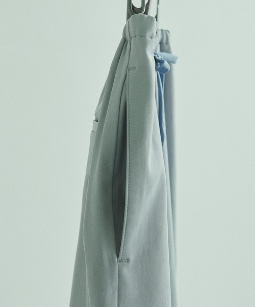 Lui's(ルイス)の「キュプラサテンリラックスパンツ(スラックス・メンズ・ブラック/ライトグレー/オリーブ・SMALL/MEDIUM)」の14枚目の写真