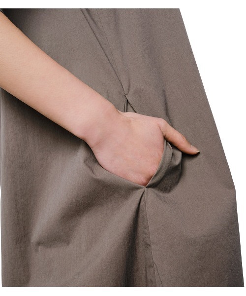 LE CIEL BLEU（ルシェルブルー）の「Heart Neck Cocoon Dress（ワンピース・レディース・ブラック/グレー/ブルー・36）」の18枚目の写真