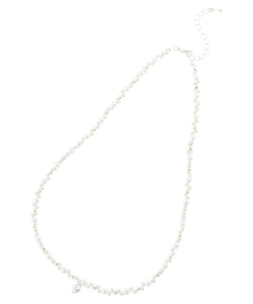 Green　Parks（グリーンパークス）の「ハートトップビーズネックレス＊（ネックレス・レディース・ホワイト・FREE）」の3枚目の写真