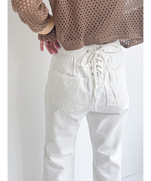 EPIMI E'PIMMY（エピミエピミー）の「バックレースアップセミフレアデニム（デニムパンツ・レディース・ネイビー/ブラック/ピンクベージュ/グレー系その他/サックスブルー/オフホワイト・SMALL/MEDIUM）」の21枚目の写真