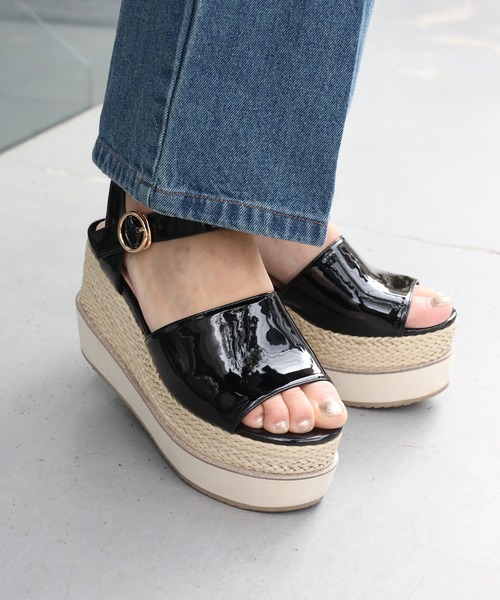 one after another NICE CLAUP(ワンアフターアナザーナイスクラップ)の「厚底アソートサンダル(サンダル・レディース・ブラック/クリア・S/L/LL/M)」の1枚目の写真