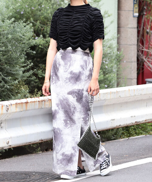 BeAMS DOT（ビームスドット）の「BeAMS DOT / マーブル柄 サイドスリットスカート（スカート・レディース・グリーン/ブラック・FREE）」の2枚目の写真