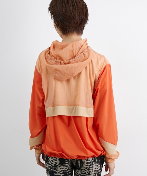 NERGY（ナージー）の「配色ウィンドブレーカー（ブルゾン・レディース・ターコイズブルー/オレンジ・FREE）」の8枚目の写真