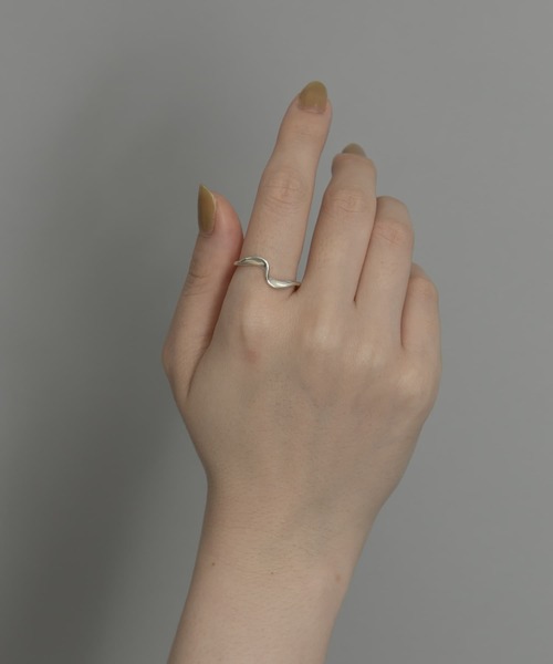 SMELLY（スメリー）の「silver925ツイストリング（リング・レディース・シルバー/ゴールド・-）」の14枚目の写真