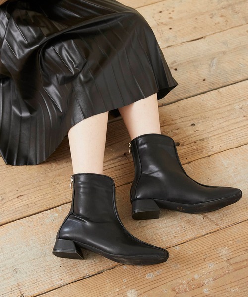 menue（メヌエ）の「スクエアトゥセンターシームショートブーツ（ブーツ・レディース・アイボリー/ブラック/ベージュ系その他・XS/S/M/L/LL/3L）」の3枚目の写真