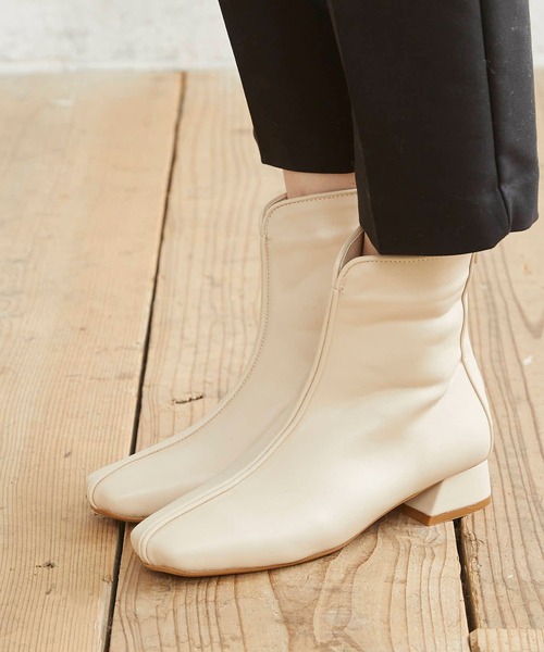 menue（メヌエ）の「スクエアトゥセンターシームショートブーツ（ブーツ・レディース・アイボリー/ブラック/ベージュ系その他・XS/S/M/L/LL/3L）」の14枚目の写真