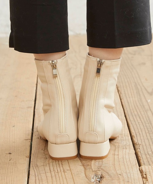 menue（メヌエ）の「スクエアトゥセンターシームショートブーツ（ブーツ・レディース・アイボリー/ブラック/ベージュ系その他・XS/S/M/L/LL/3L）」の20枚目の写真