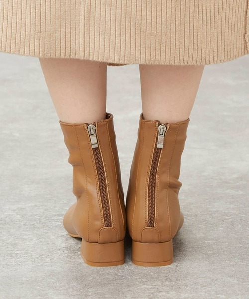 menue（メヌエ）の「スクエアトゥセンターシームショートブーツ（ブーツ・レディース・アイボリー/ブラック/ベージュ系その他・XS/S/M/L/LL/3L）」の19枚目の写真